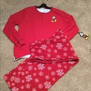 New Men's Disney Christmas pjs